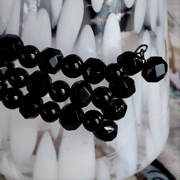 Jet Black Glass 3 Rows Triple Strand Memory Wire Smaller Vintage Ebony  Bracelet - Picture 7 of 10